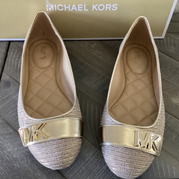 MICHAEL MICHAEL KORS Women's Jilly Round Toe Ballet Flats - Picture 3 of 11